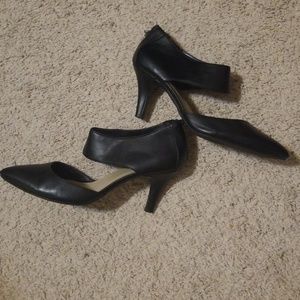 Ellen Tracy pointy toe heels